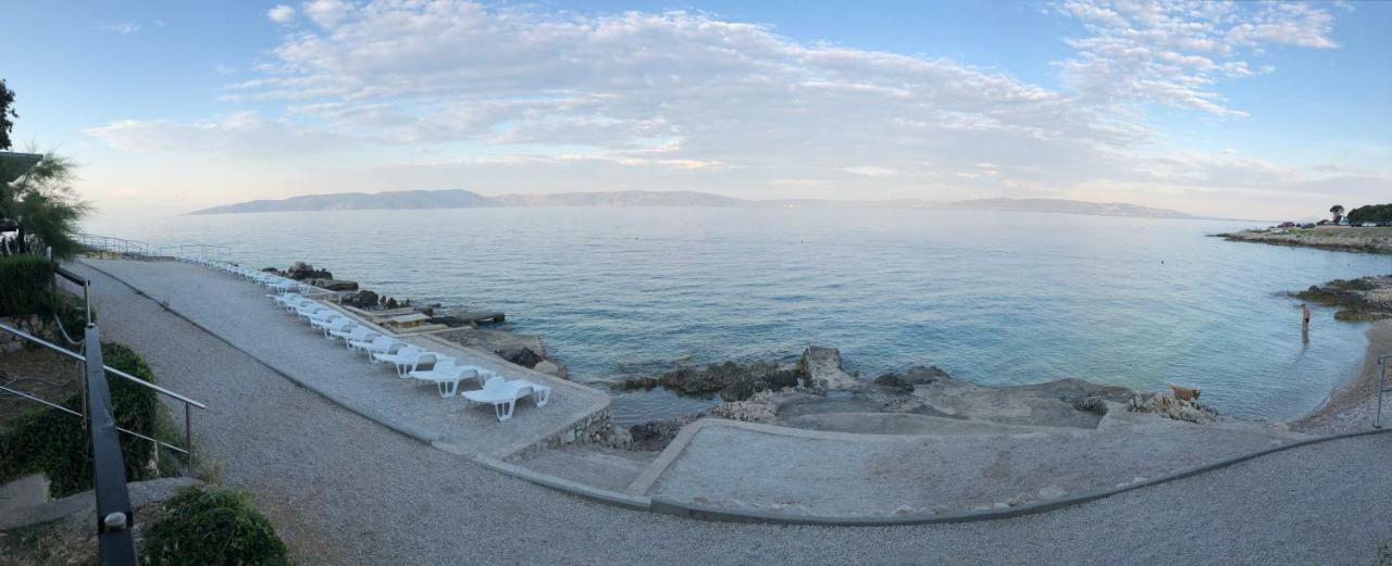 Residence4A-Appartamento Bianco Ravni Εξωτερικό φωτογραφία